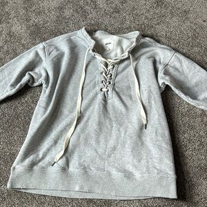 Aerie crewneck, barley new, good quality the strings are a little long but good